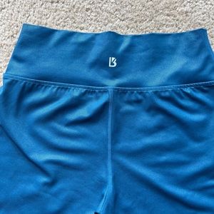 Women’s BuffBunny size Large Northern Lights leggings- Frost Collection.